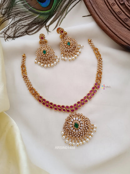 Kemp and White Stone Necklace