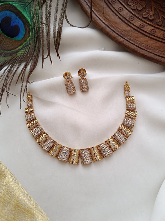 Cylinder Design White Stone Necklace
