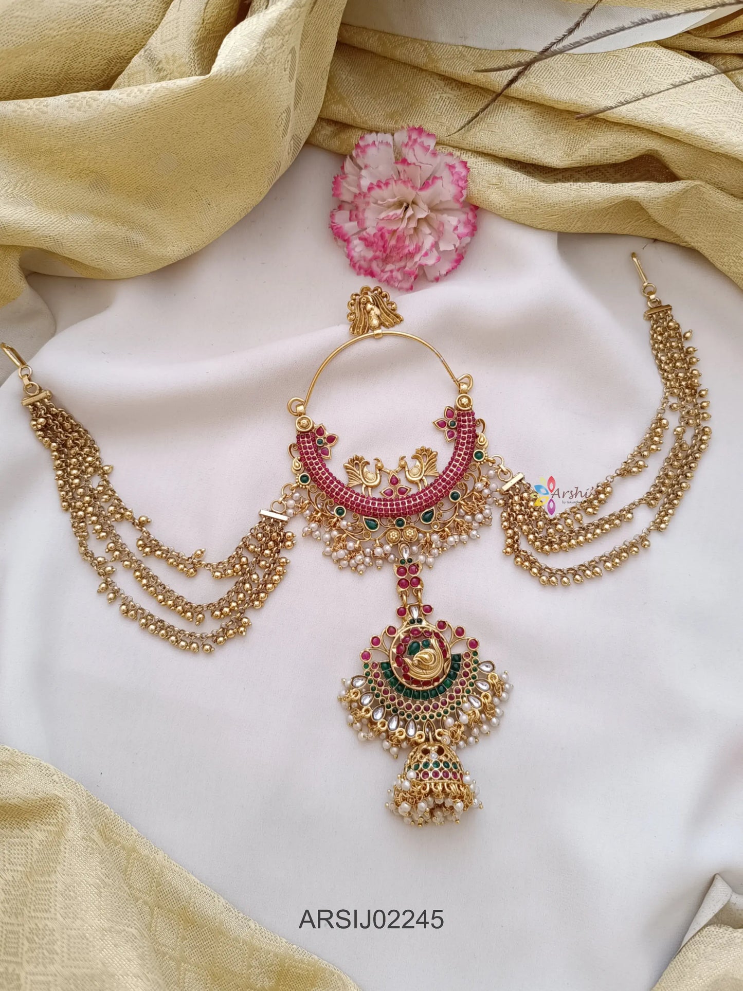 Kemp Stone Hairbrooch with Goldbead Earchains