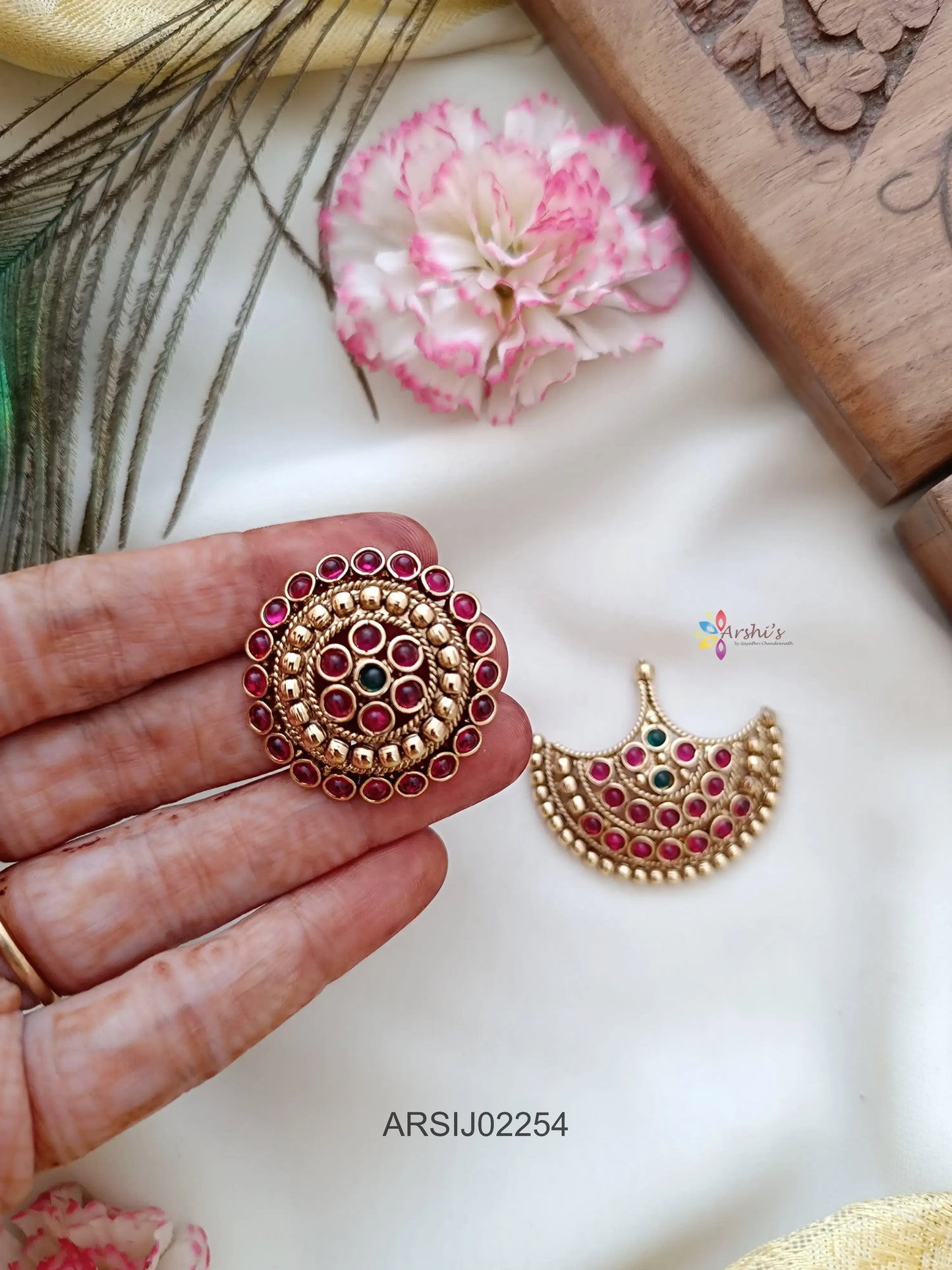 Sun and Moon Kemp and Green Stone Hairbrooch