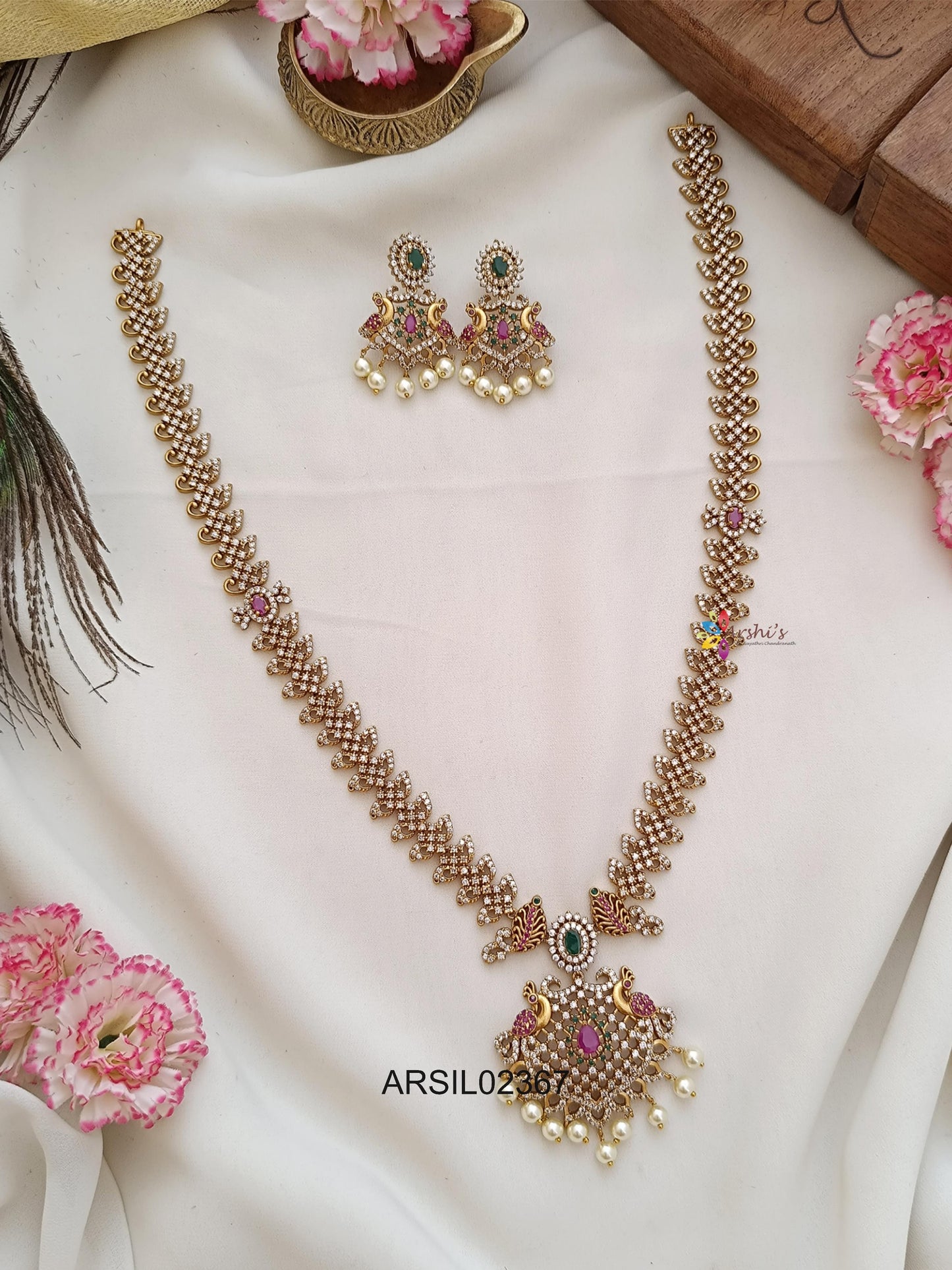 AD and Kemp Emerald Stone Peacock Pendant Haram