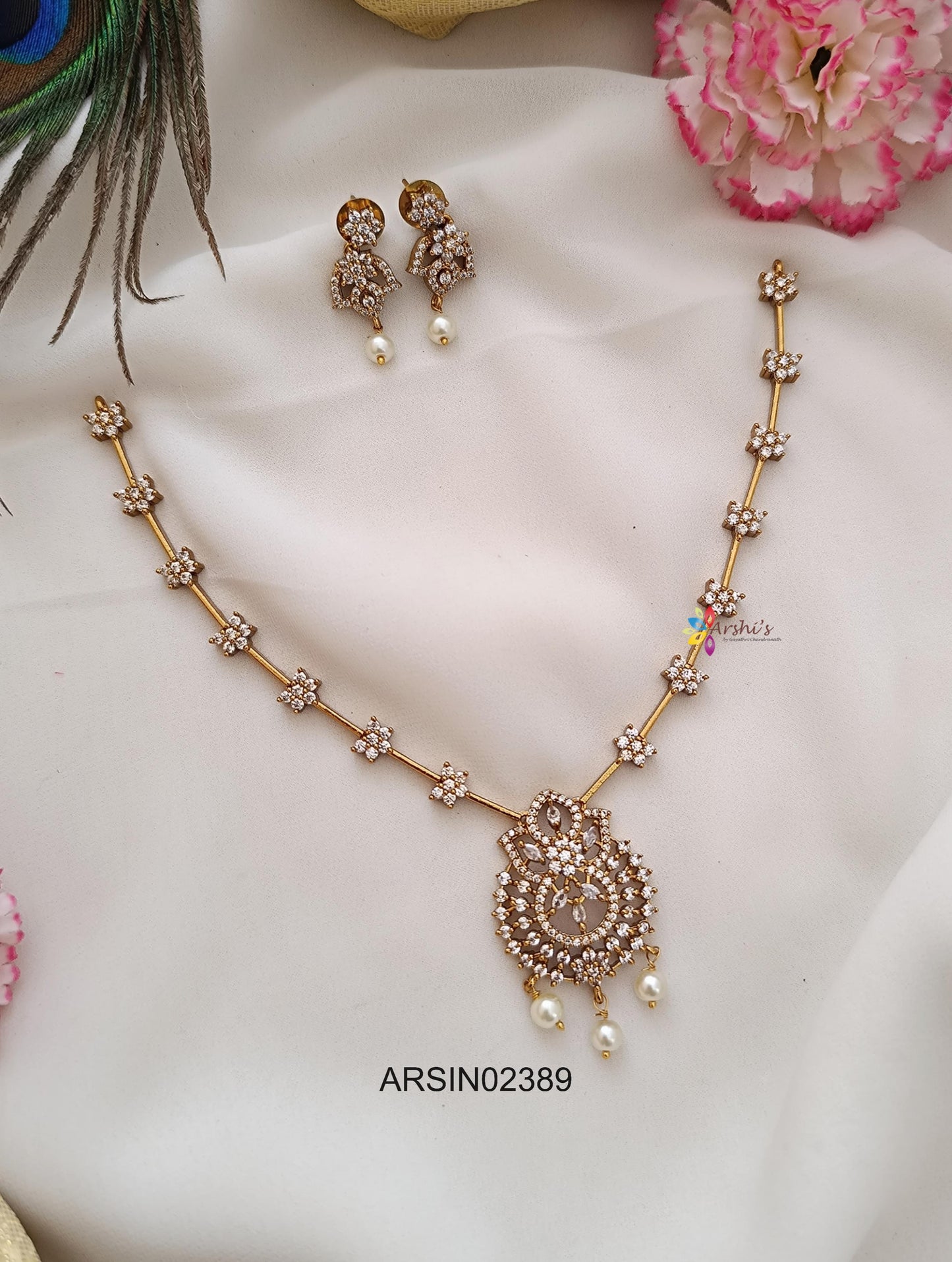 White Stone Hasli Necklace