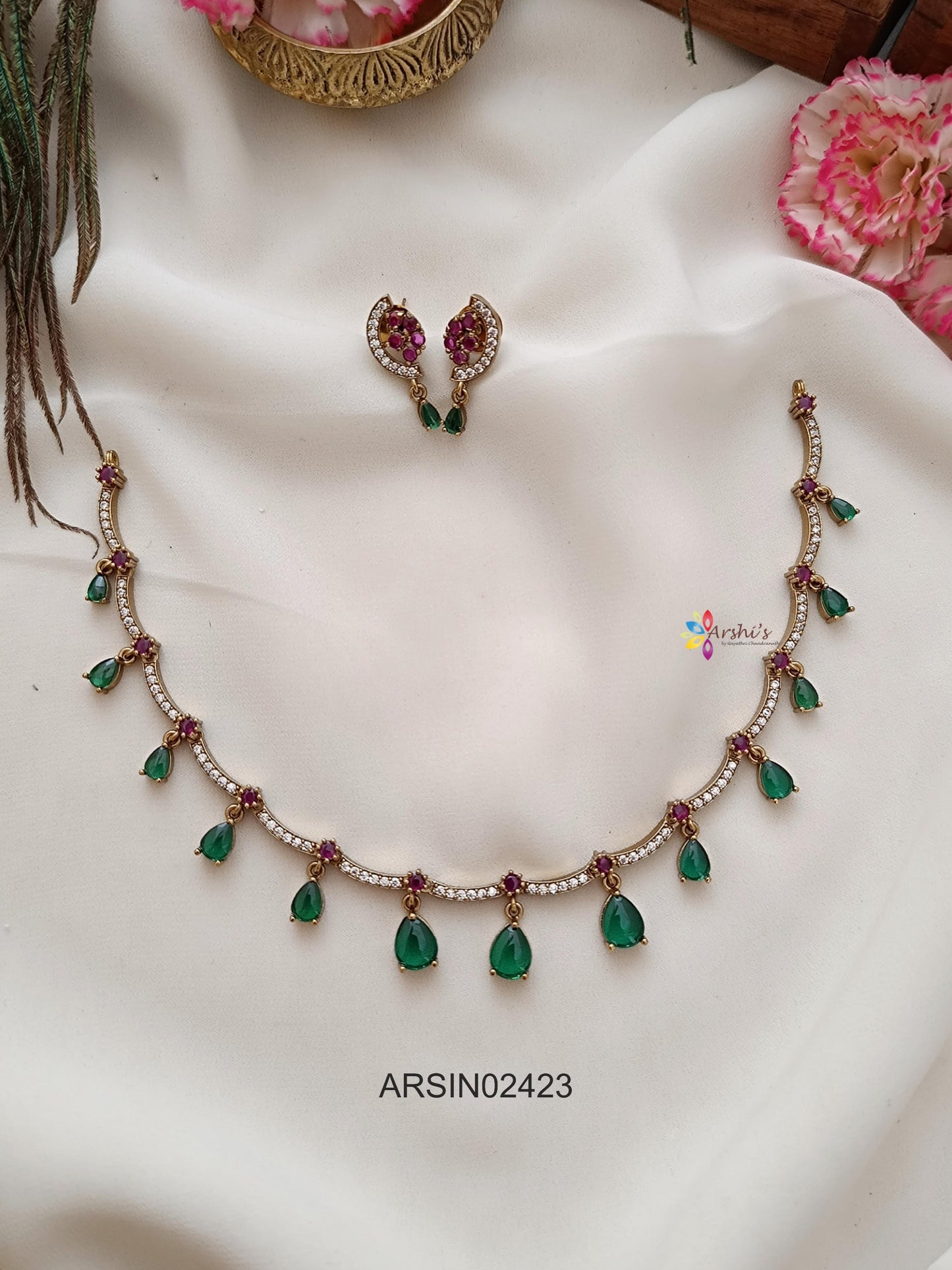Green Tear Drops with Kemp and Whire Stone Necklace