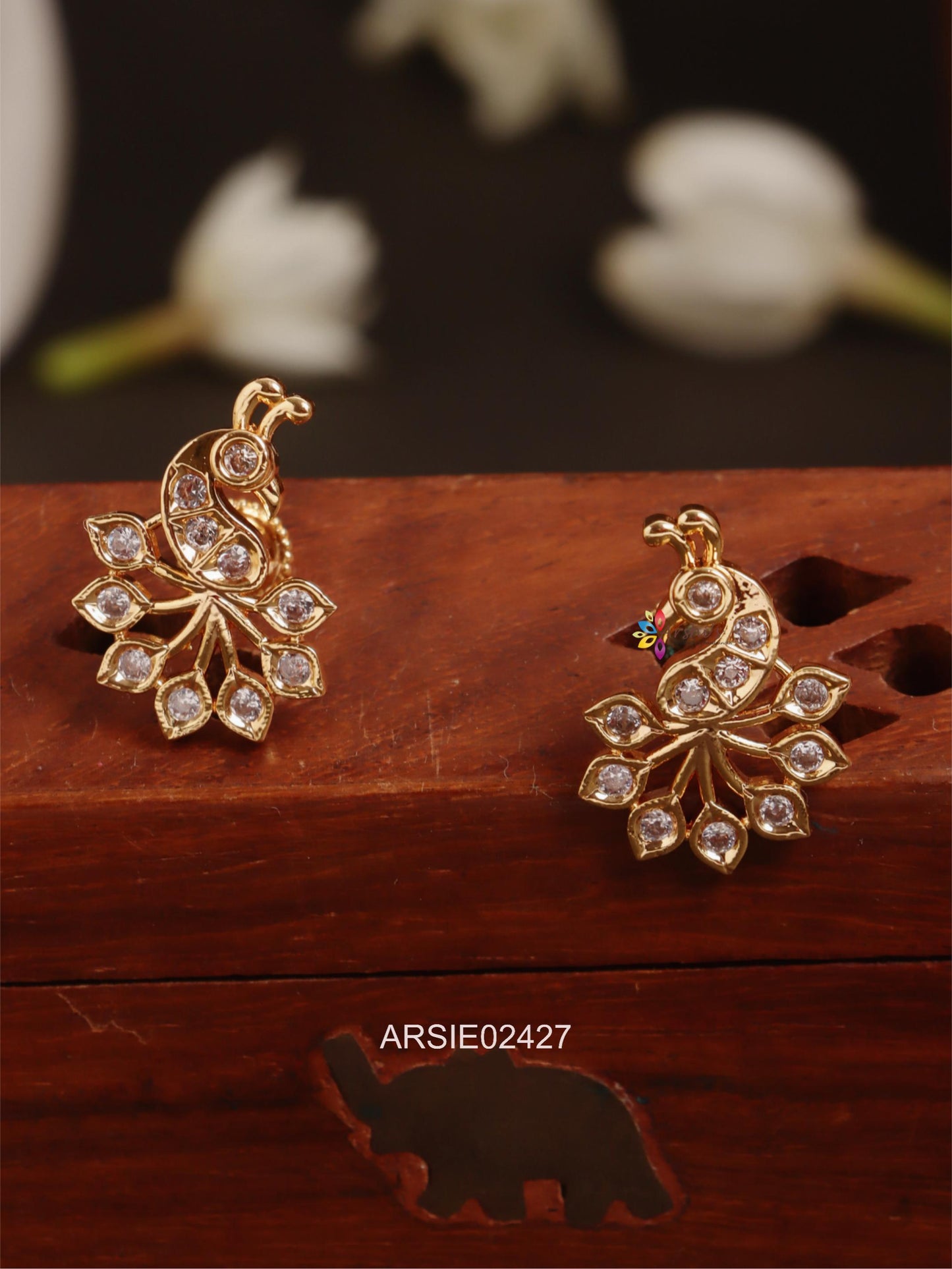 Peacock White Stone Earstuds