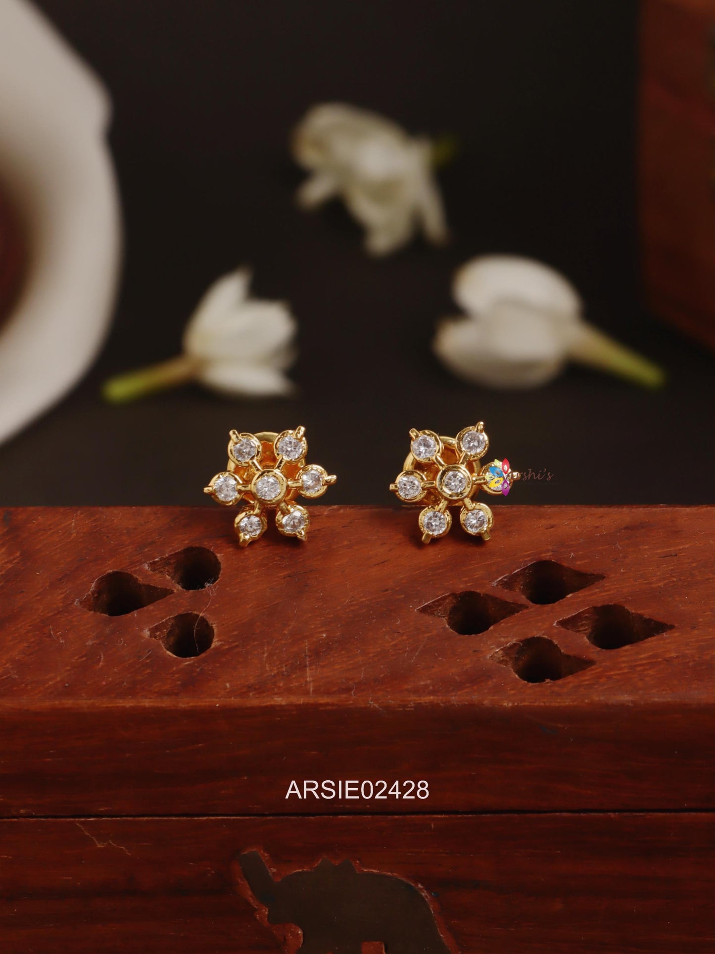 Diamond Look Like Flower Design Earstuds