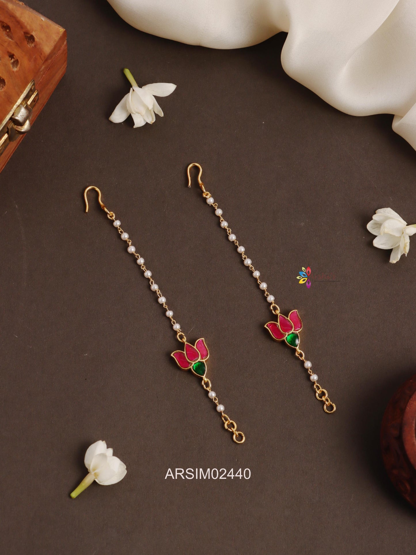 Lotus Kemp and Green Pearl Earchains