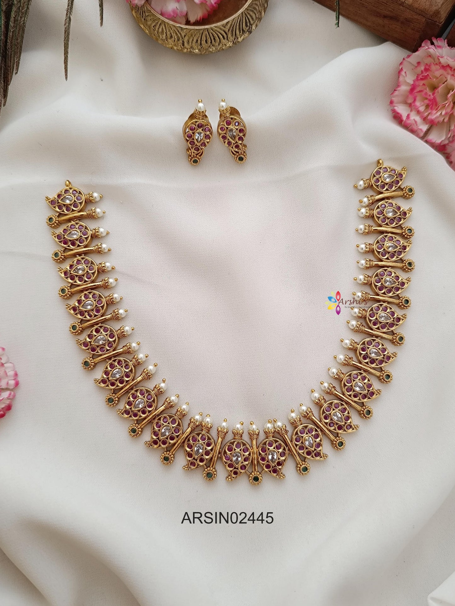 Mango Kemp and White Pearl Necklace