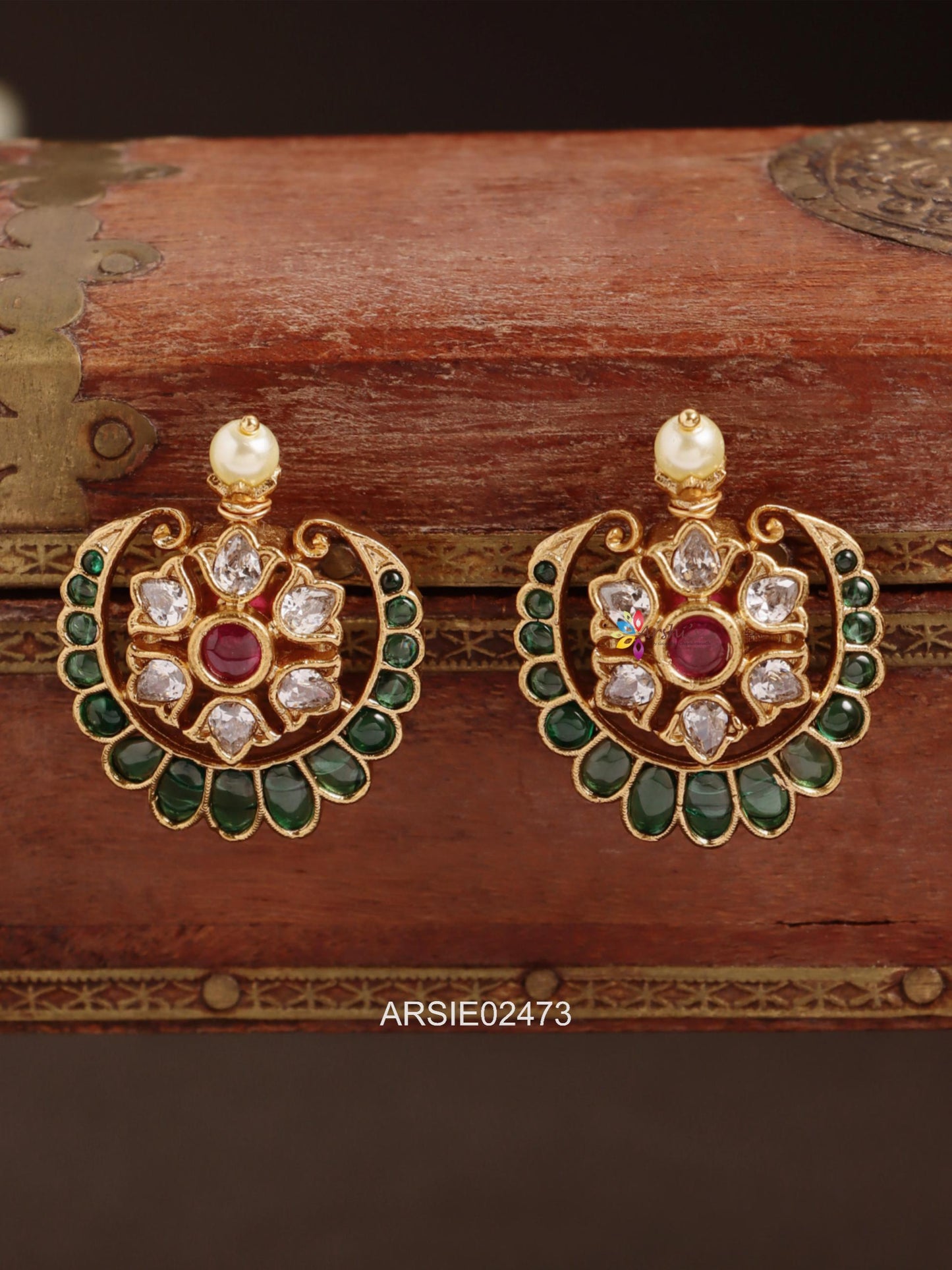 Classic Emerlad Stone Earstuds