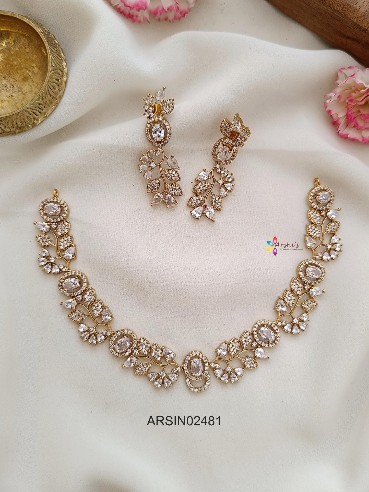 Leaf Design AD Stone Necklace