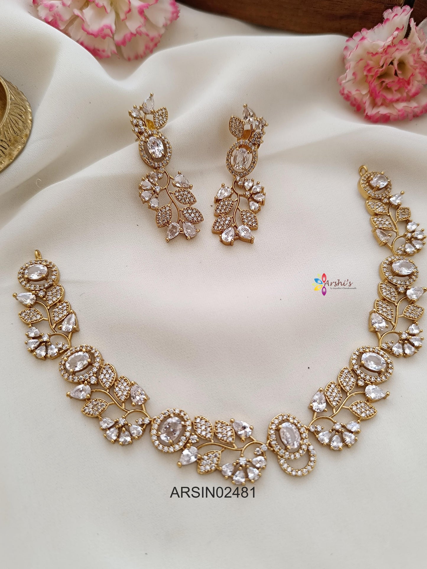 Leaf Design AD Stone Necklace