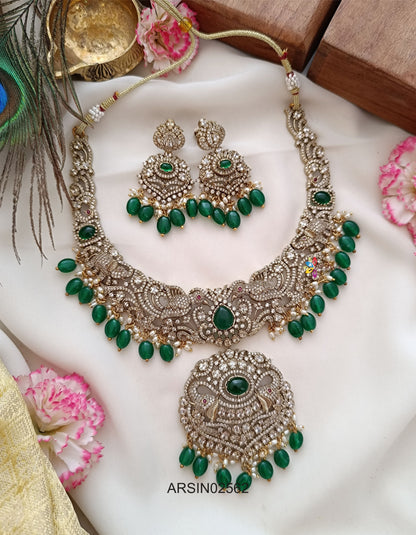 Bridal Victorian Green Drops Necklace