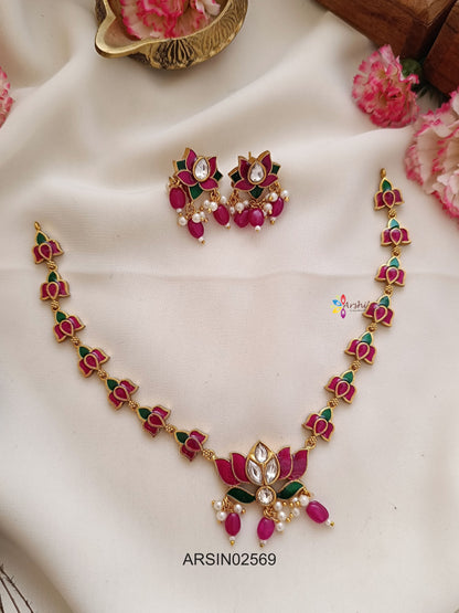 Lotus Design Kemp and Green Necklace