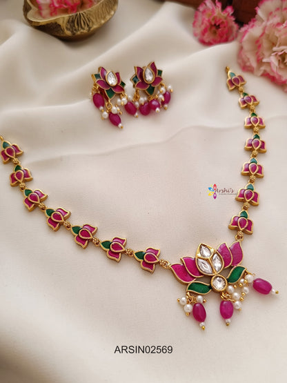 Lotus Design Kemp and Green Necklace