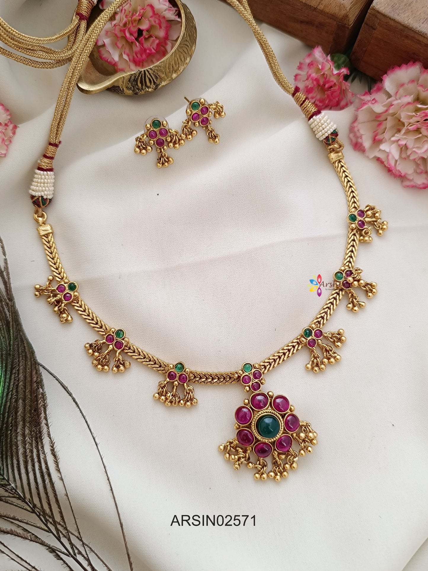 Kemp and Green Stone Attigai Necklace