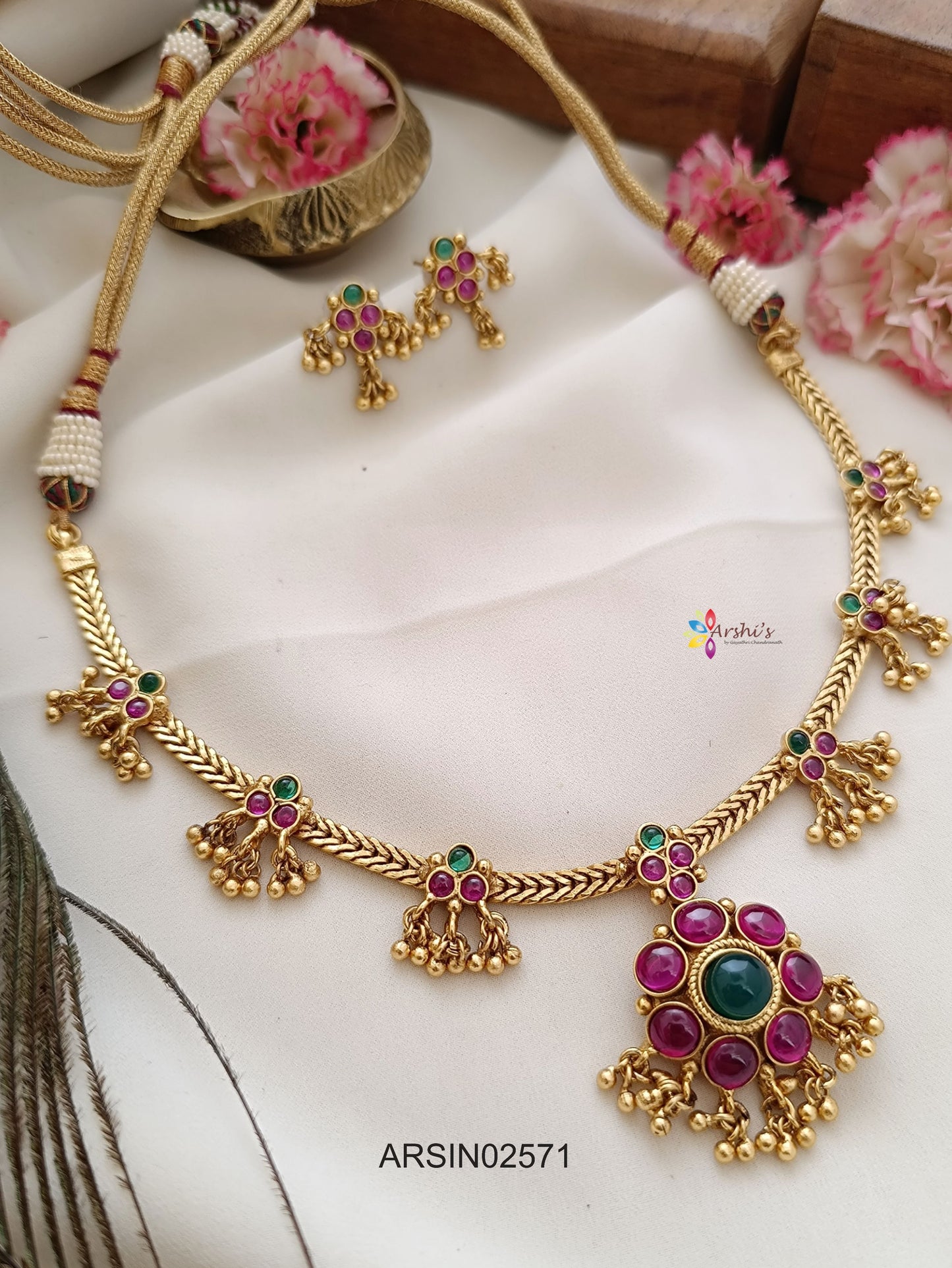 Kemp and Green Stone Attigai Necklace