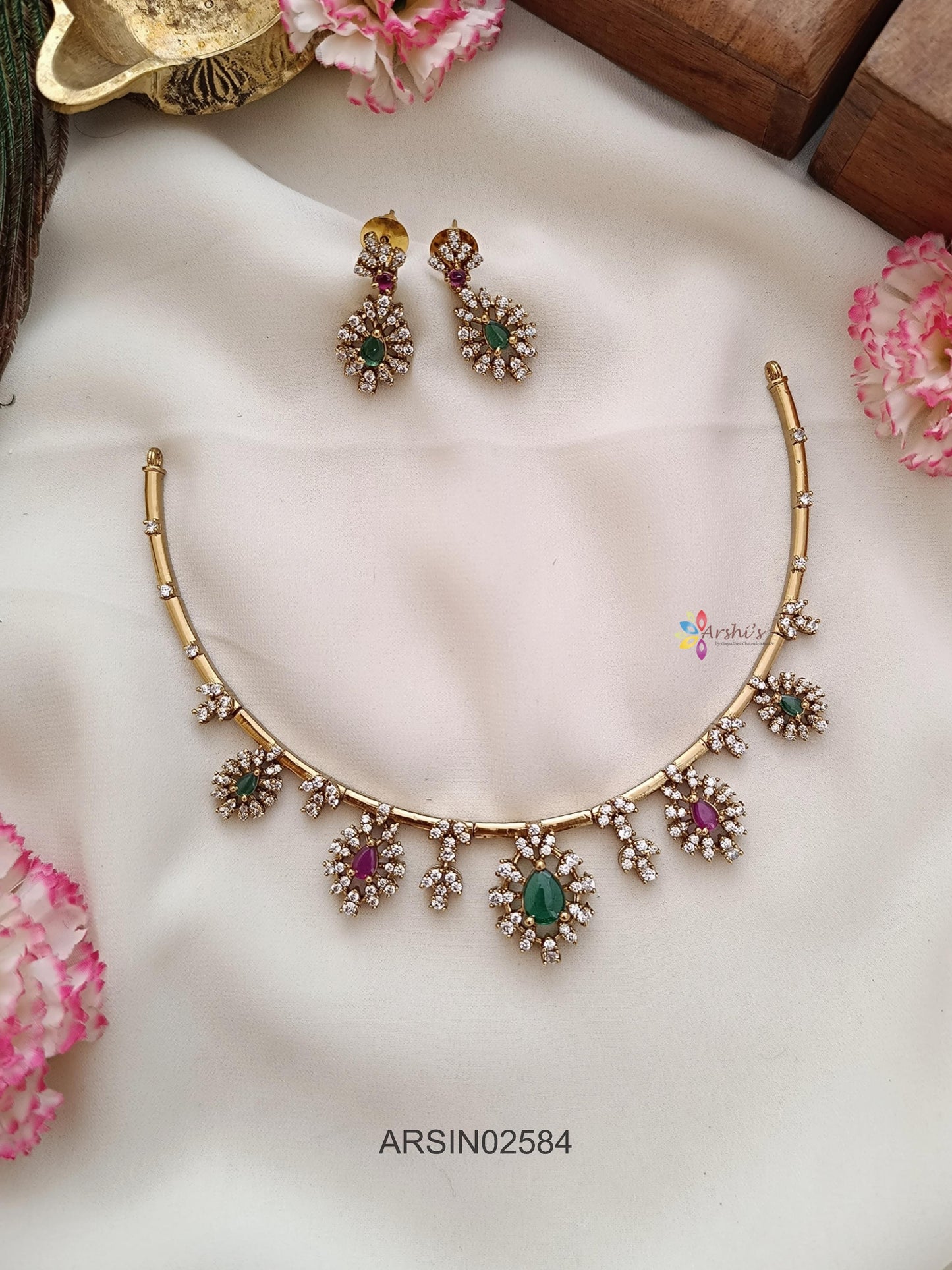 Halsi Stone Necklace