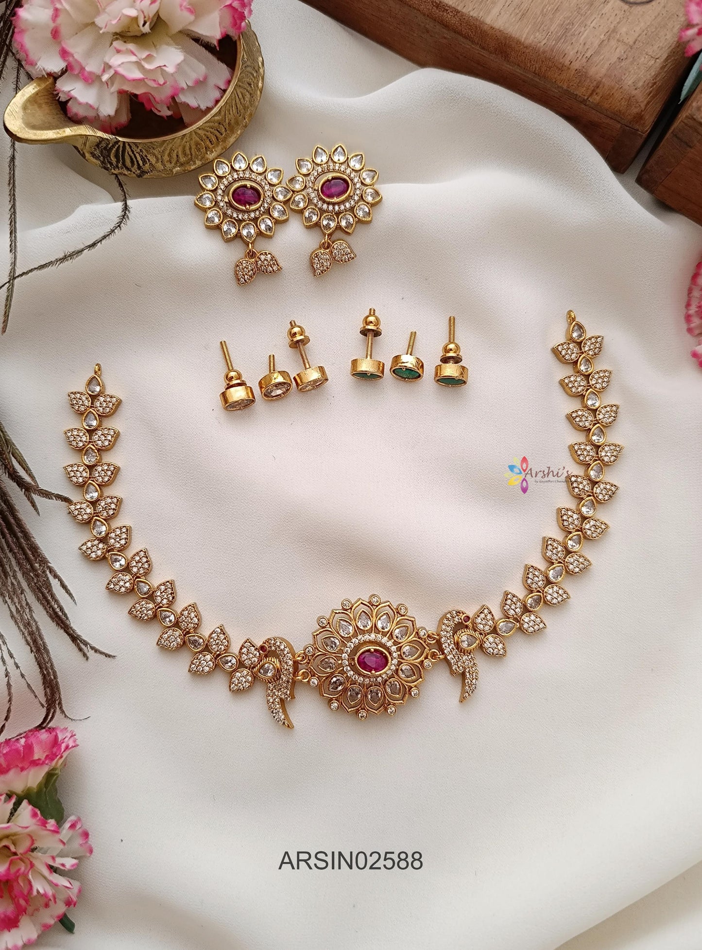 Stone Changiable Leaf Design Necklace