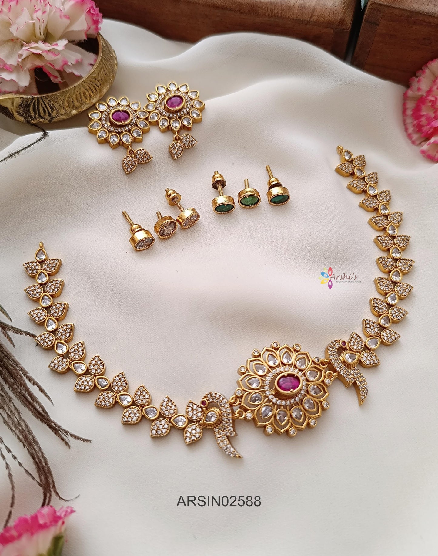 Stone Changiable Leaf Design Necklace