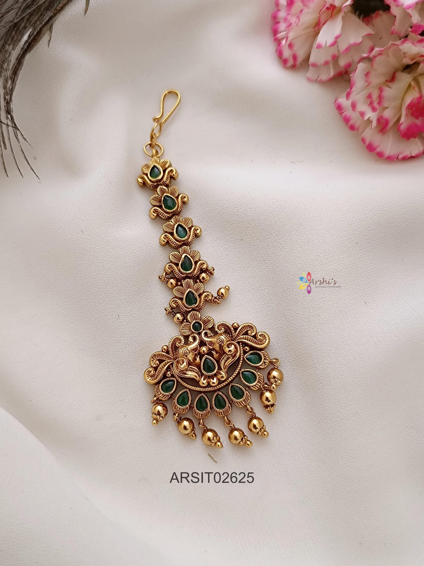 Emerald Stone Maangtikka