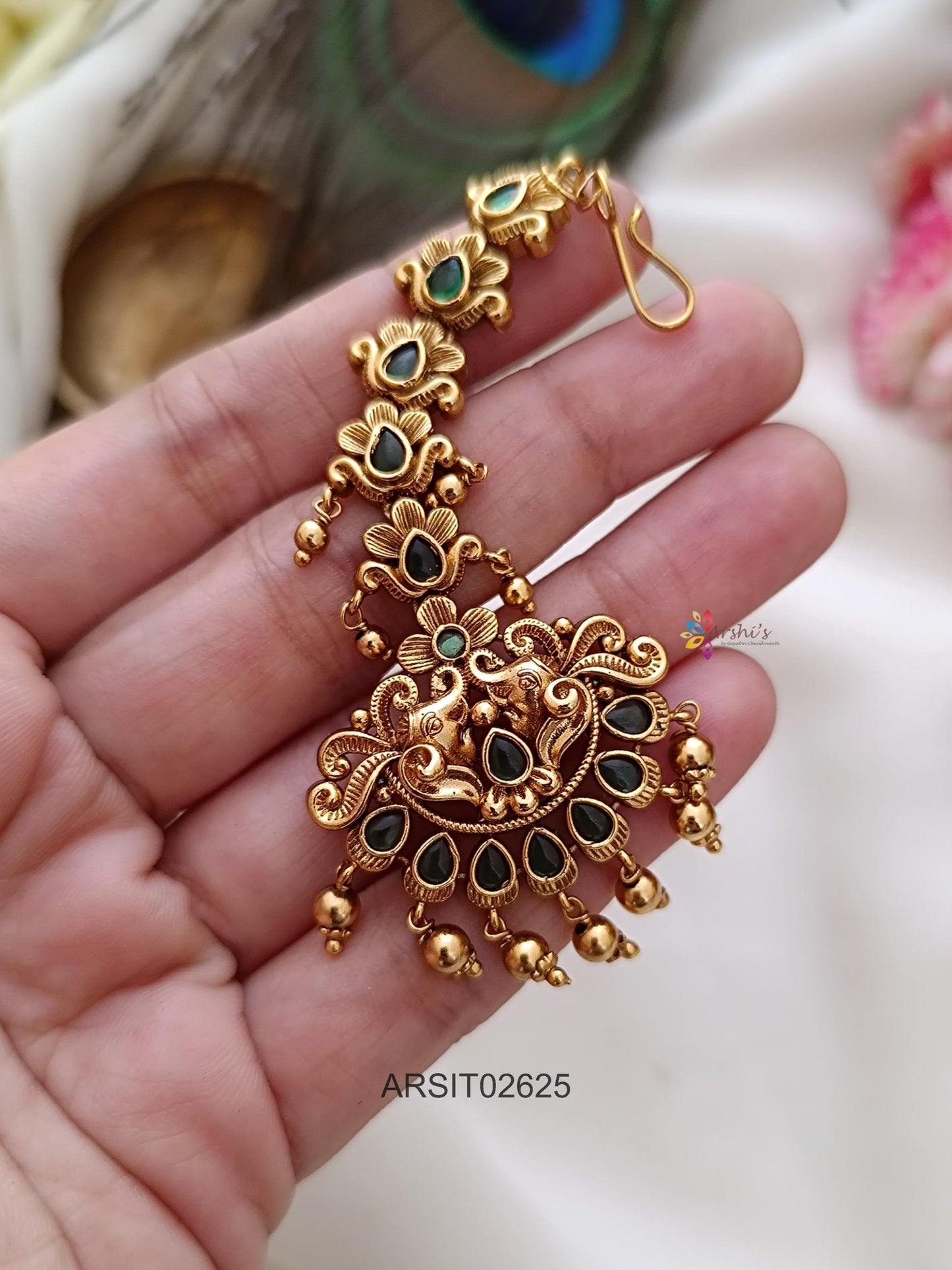 Emerald Stone Maangtikka