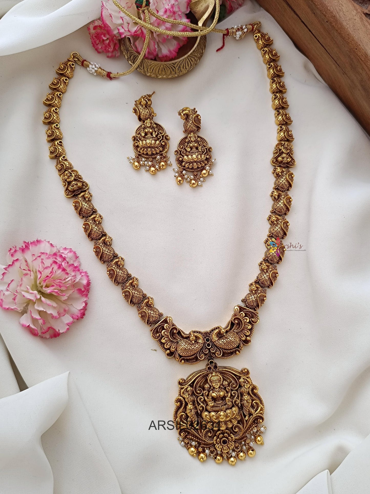 Antique Temple Long Haram