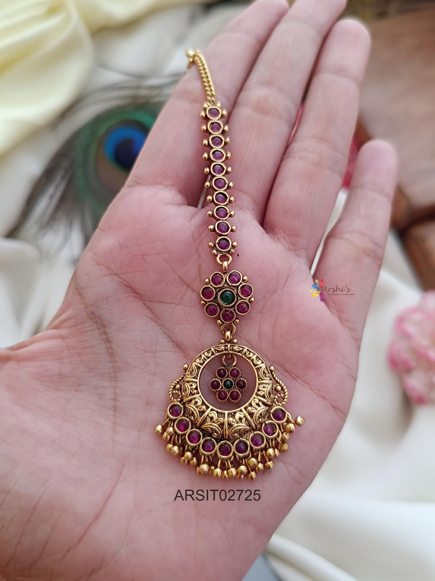 Kemp and Green Stone Maangtikka