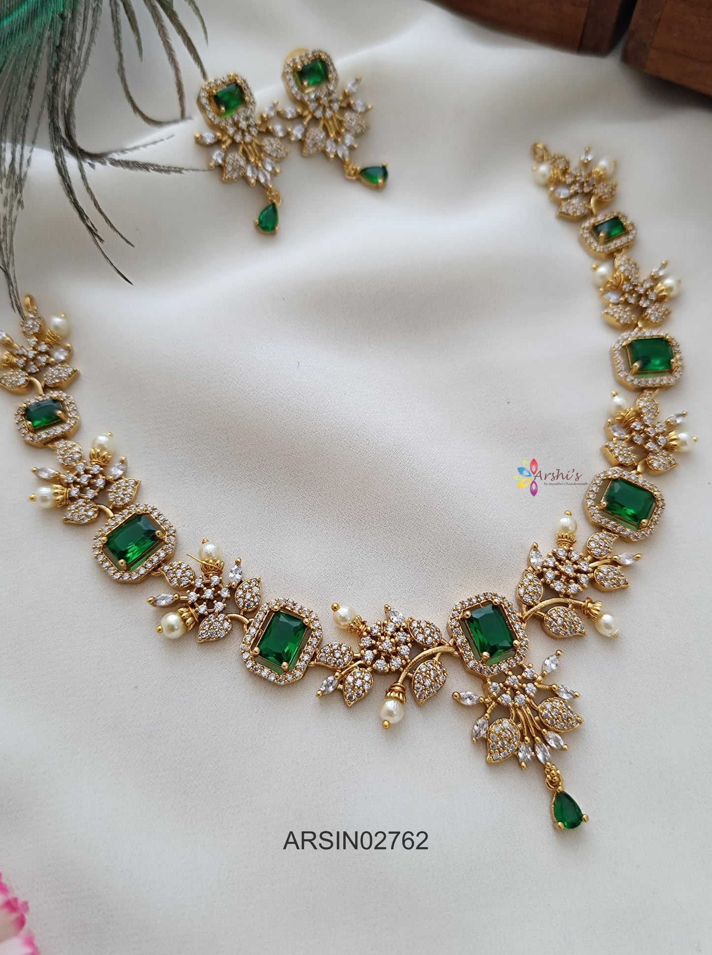 Emerald White Stone Necklace