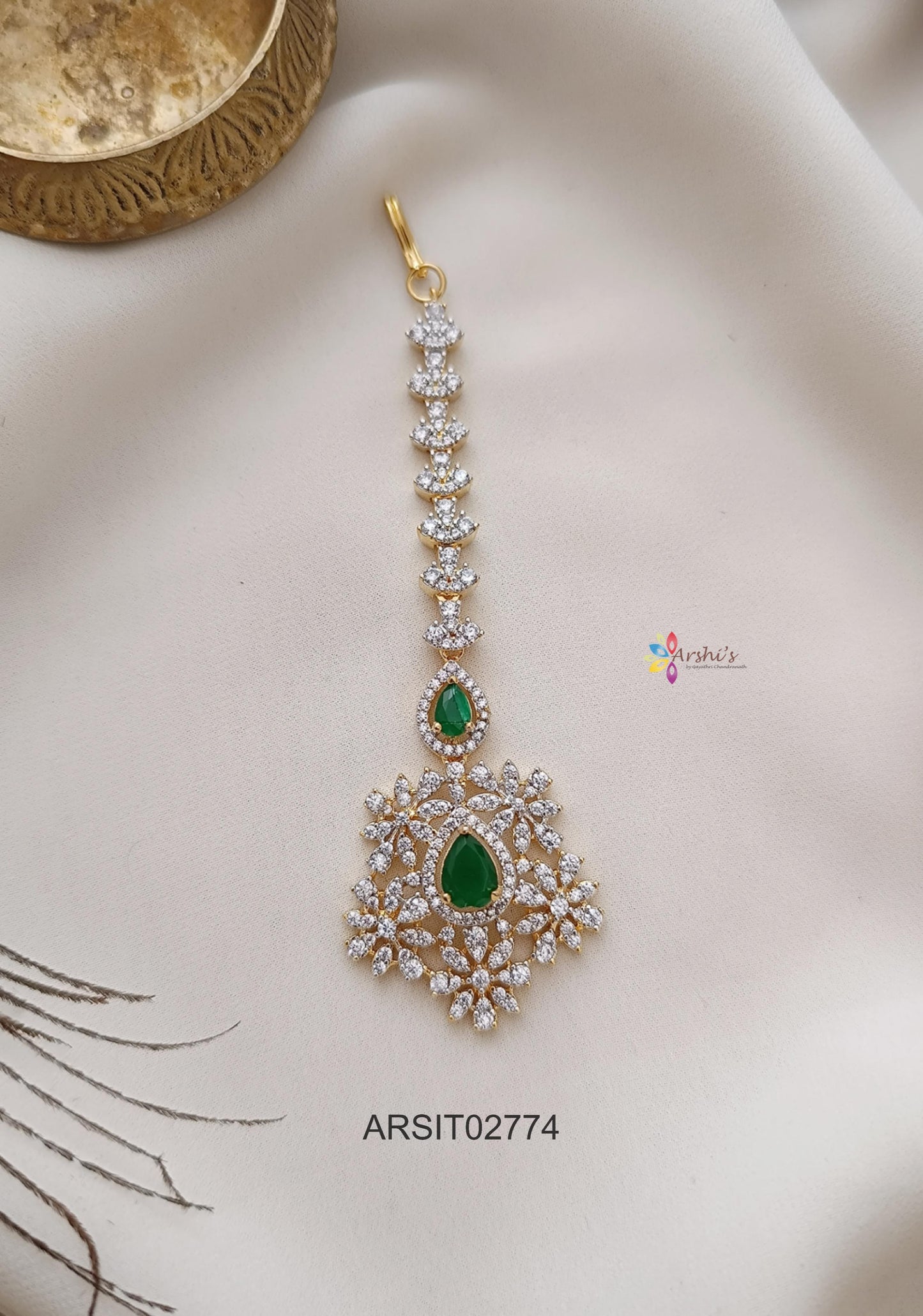 Diamond Look Like Green Stone Maangtikka