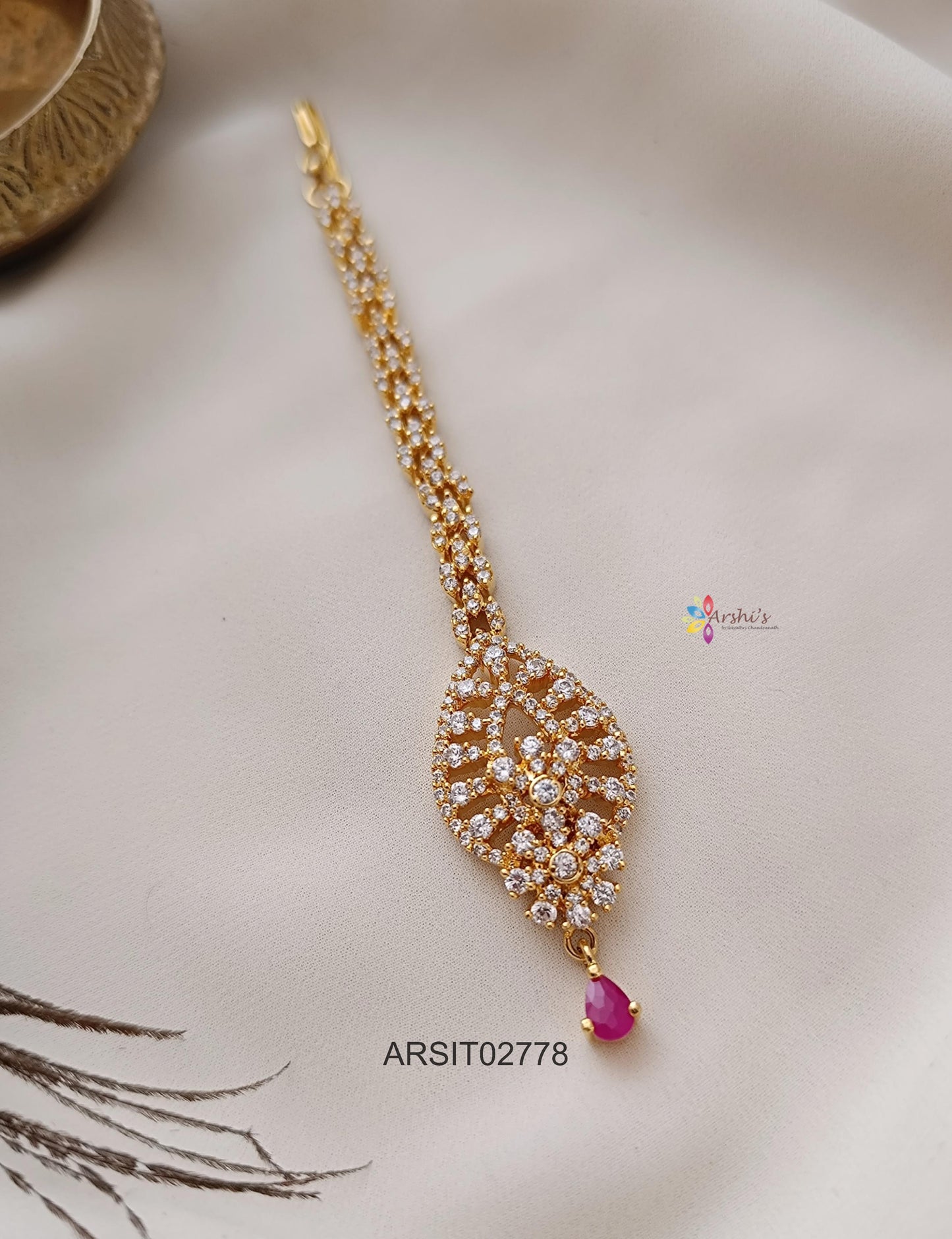 White Stone Maangtikka