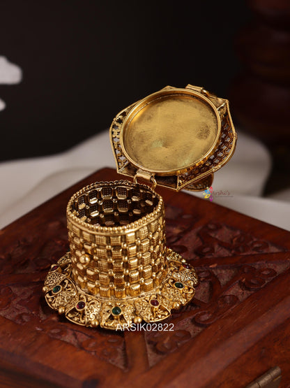 Leaf Design Kumkum Box