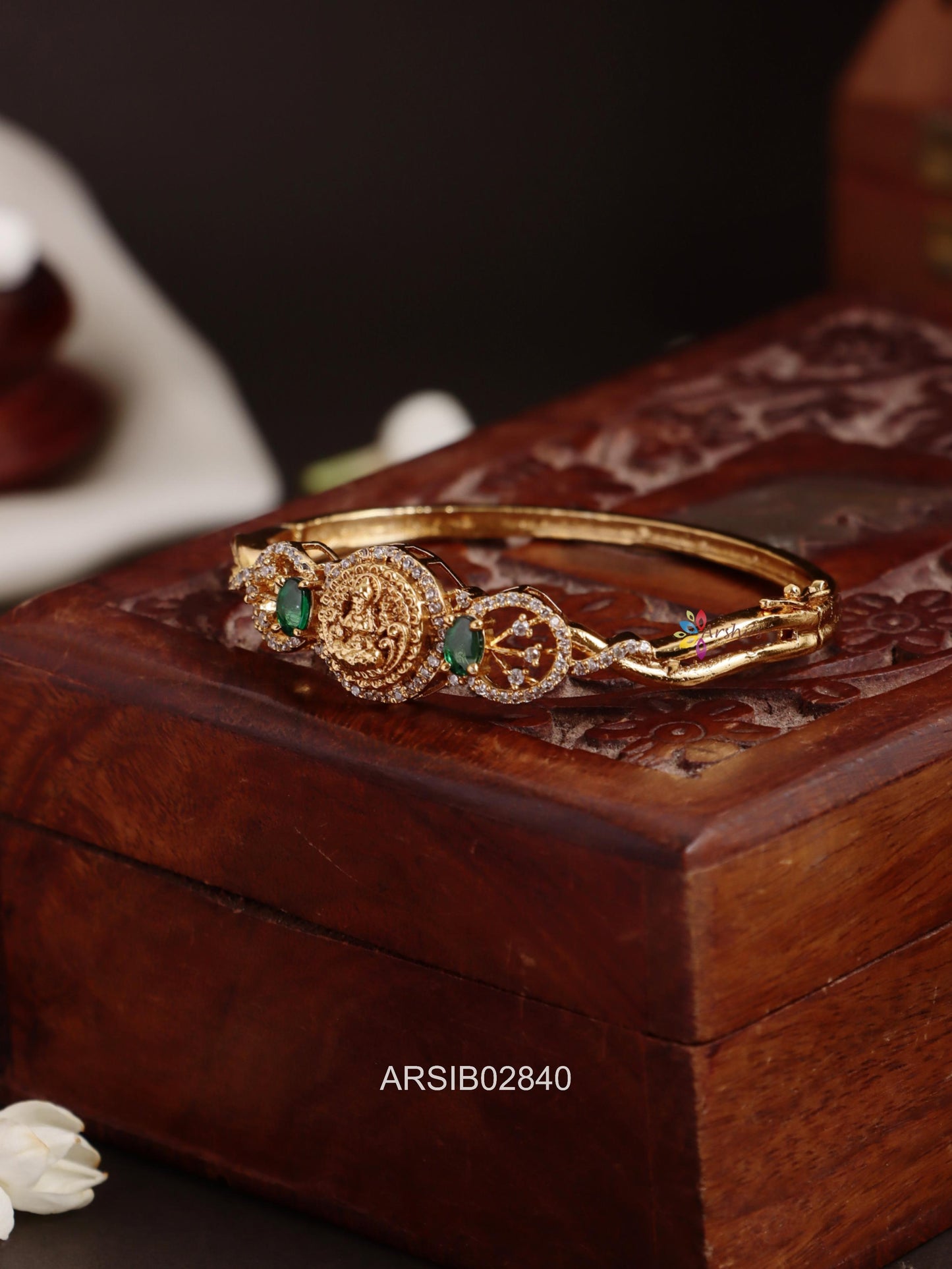 Lakshmi Emerald Stone Bracelet
