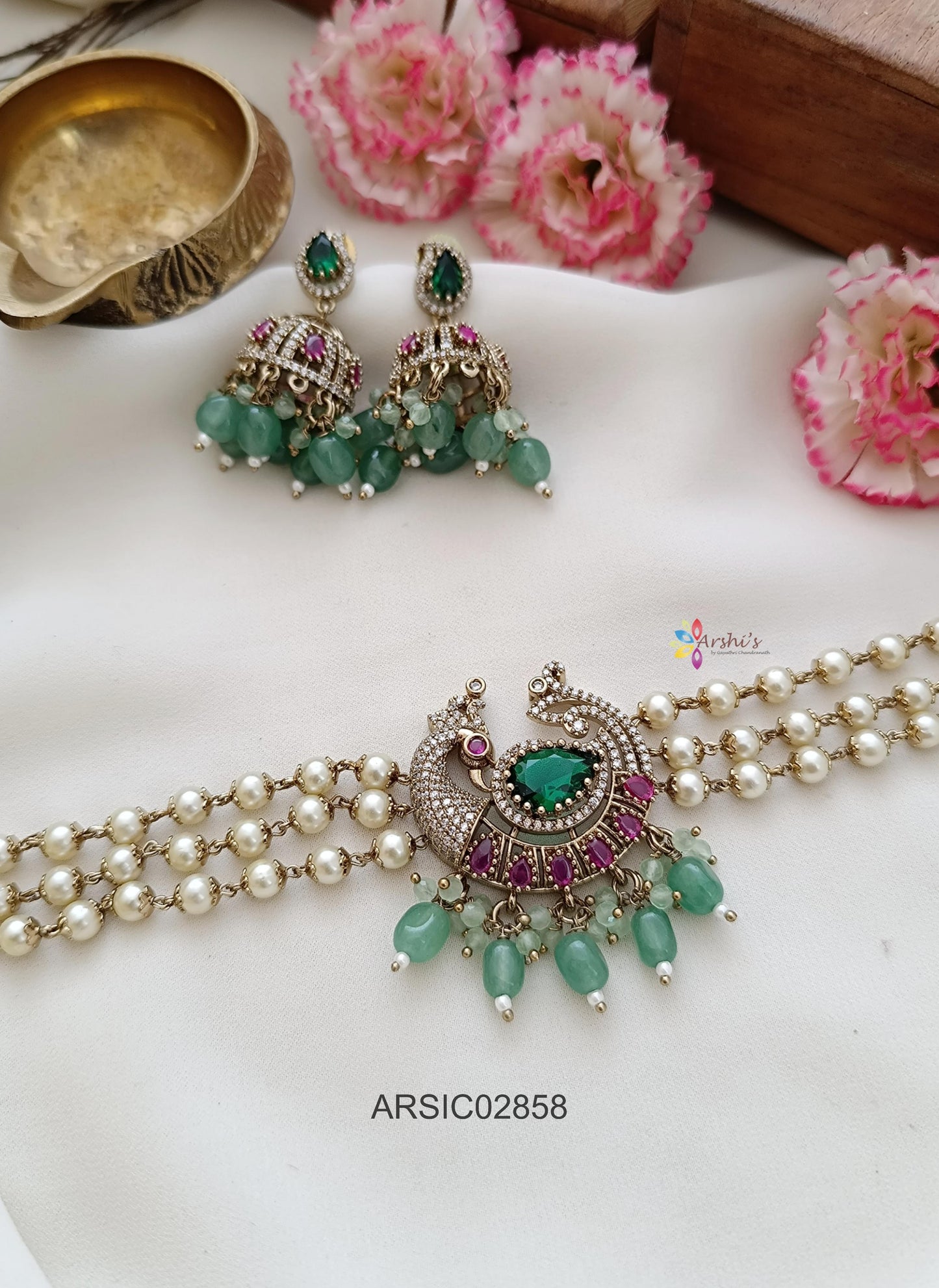 Peacock Light Green Pearl Choker