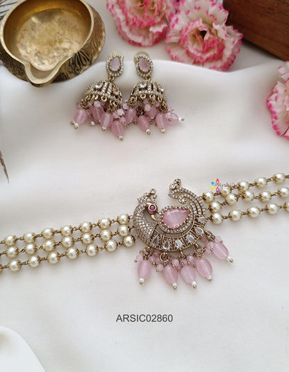 Peacock Pale Pink Pearl Choker