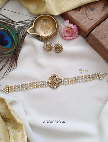 Peacock White Stone Pearl Choker