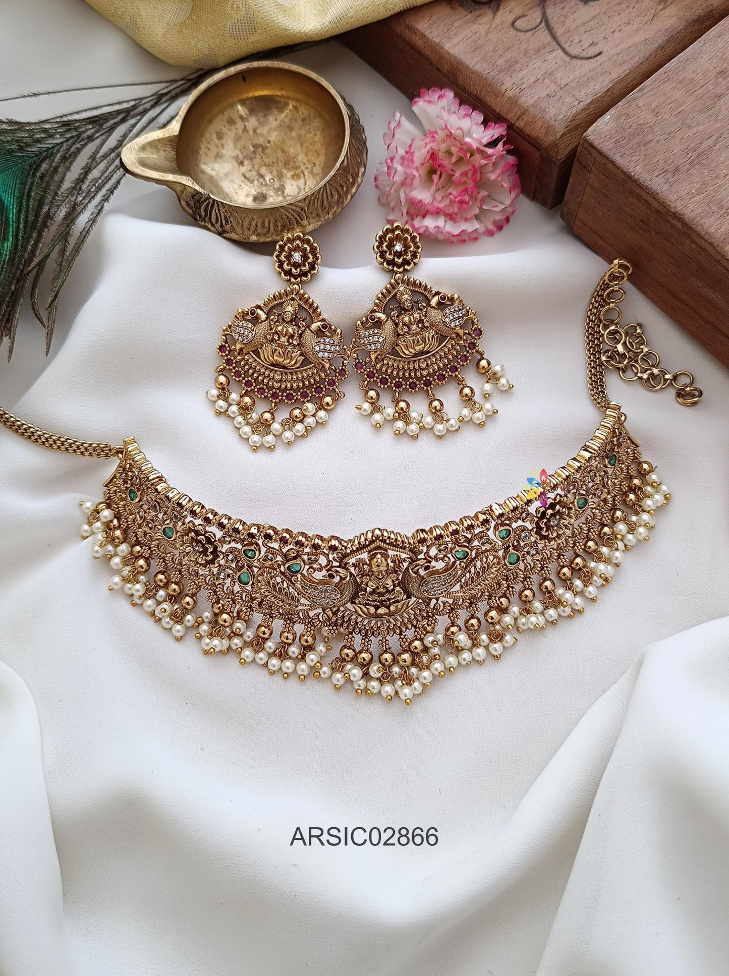 Bridal Lakshmi Pearl Choker