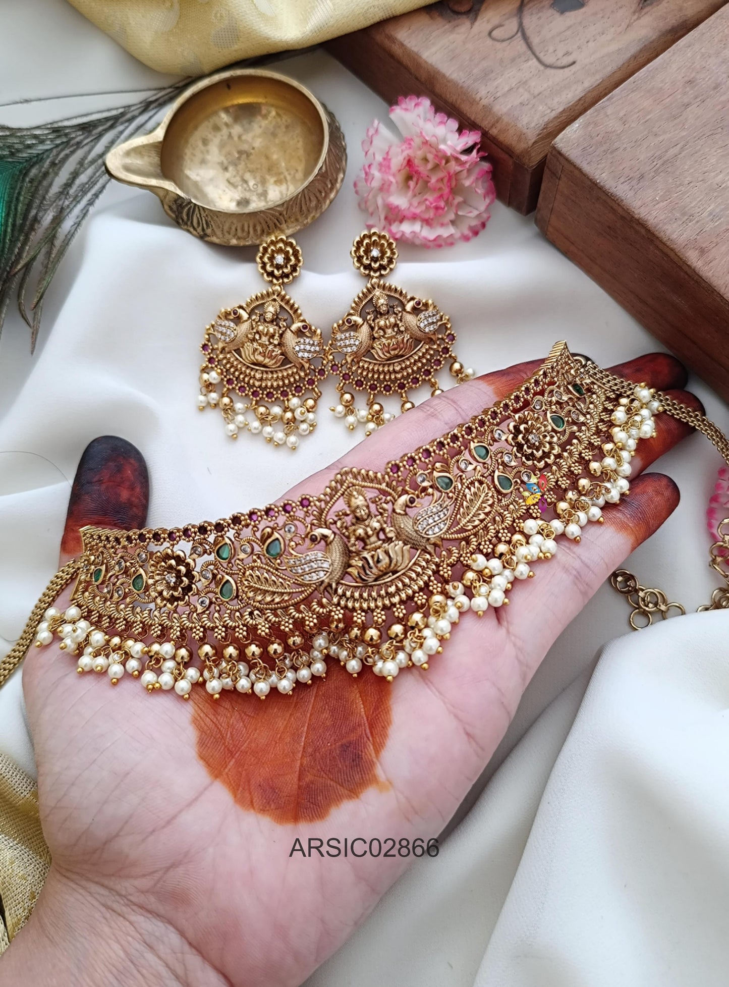 Bridal Lakshmi Pearl Choker