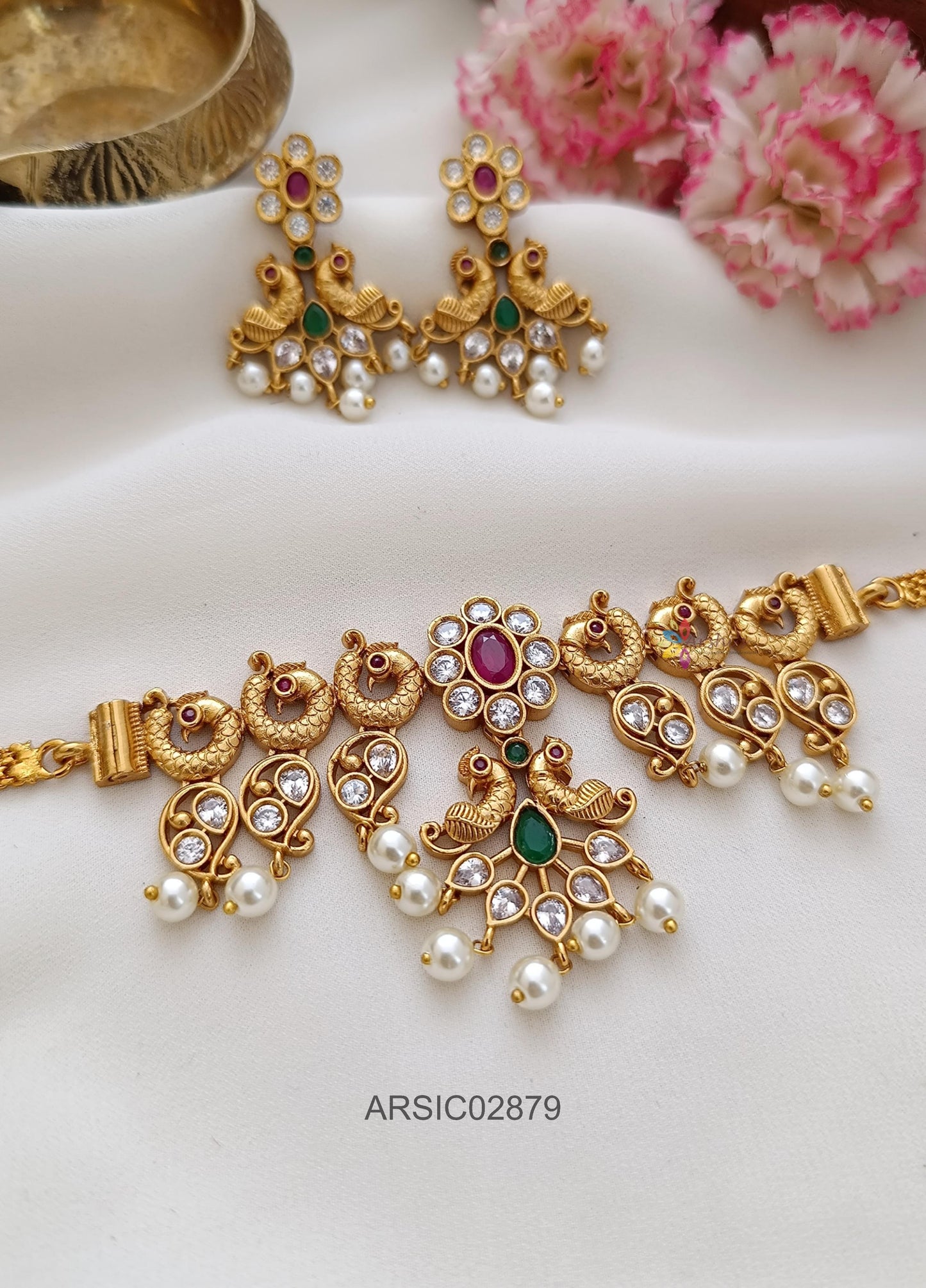 Peacock Pearl Choker