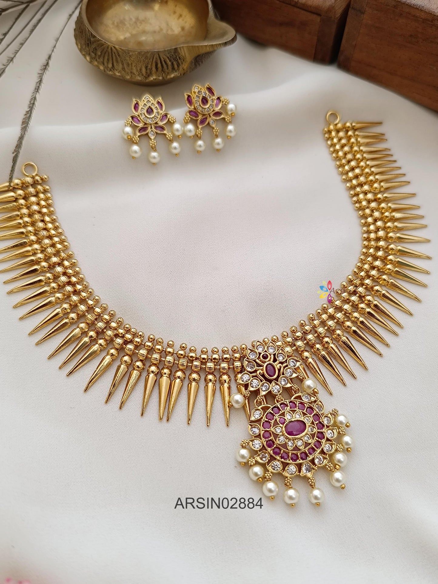 Spike Necklace with Kemp Pendant