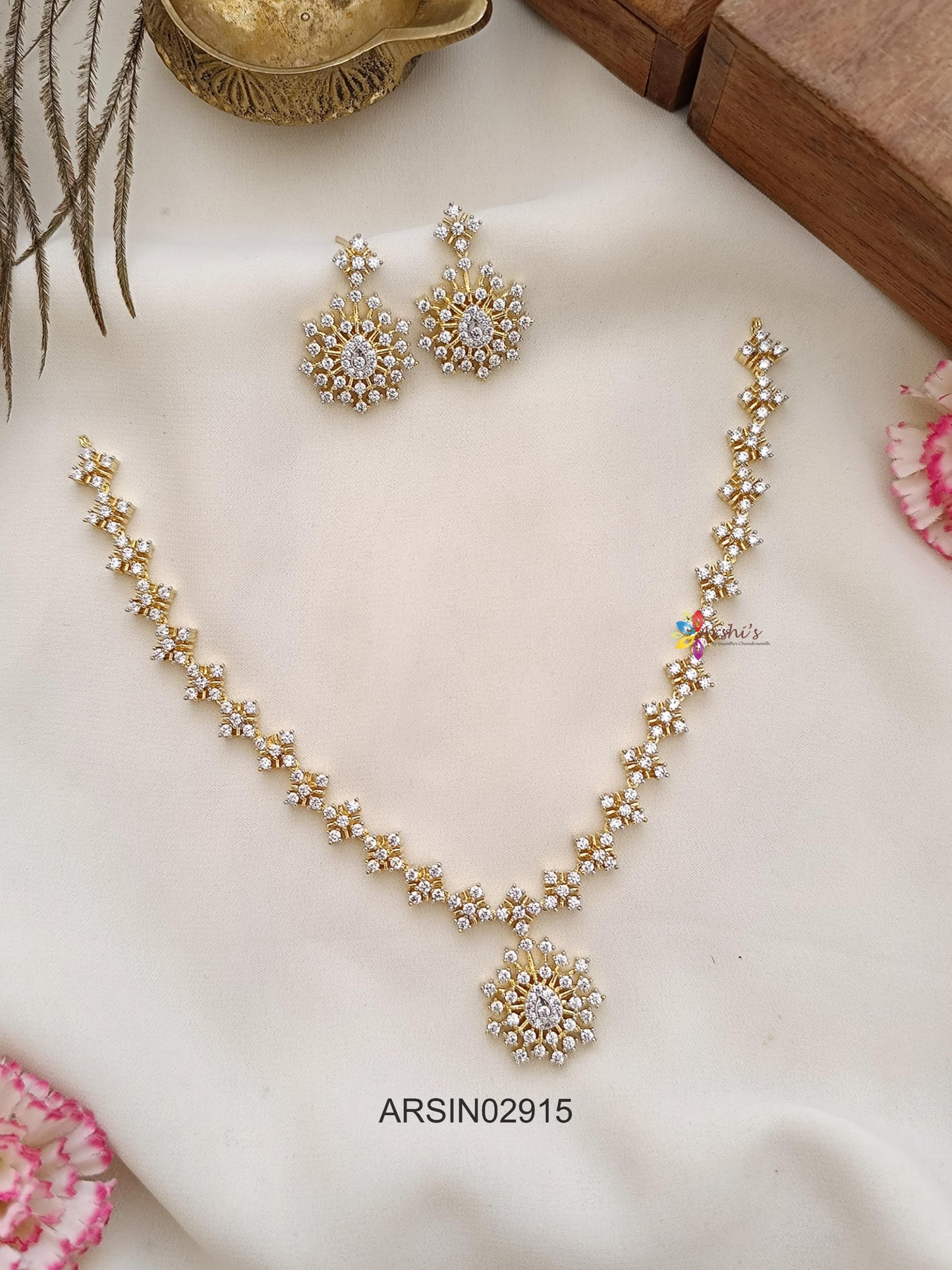 AD White Stone Necklace