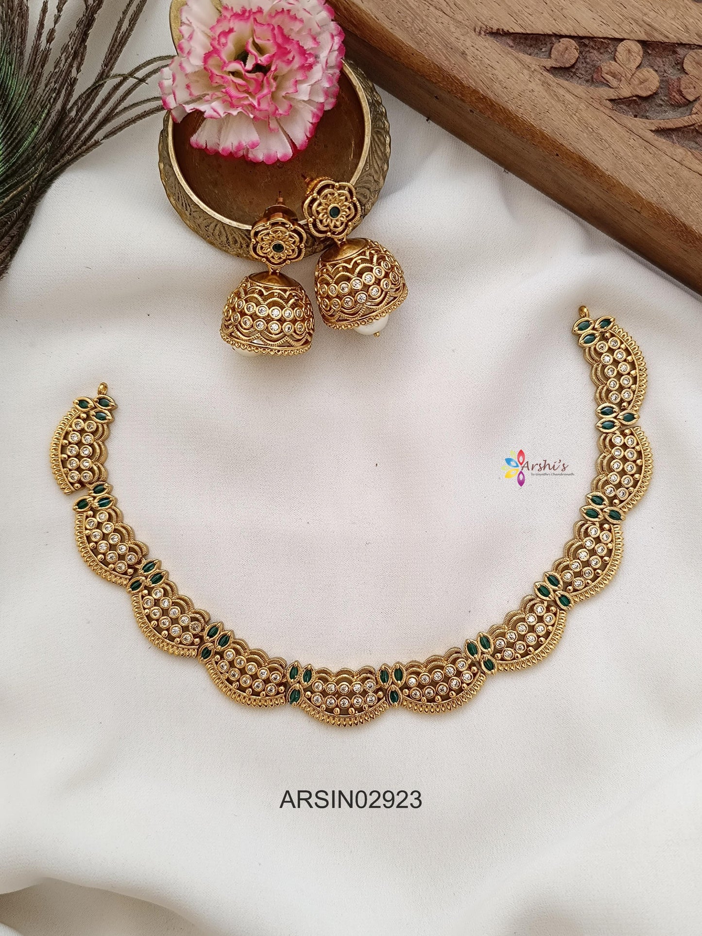 AD and Emerald Stone Curve Necklace