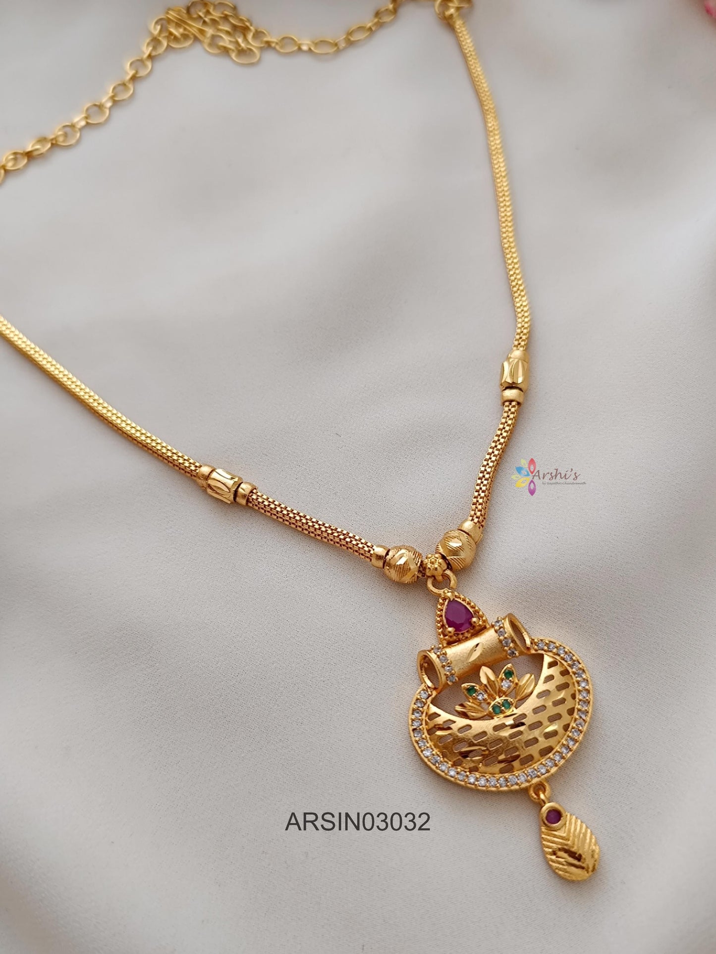 Simple Chain with Pendant Necklace