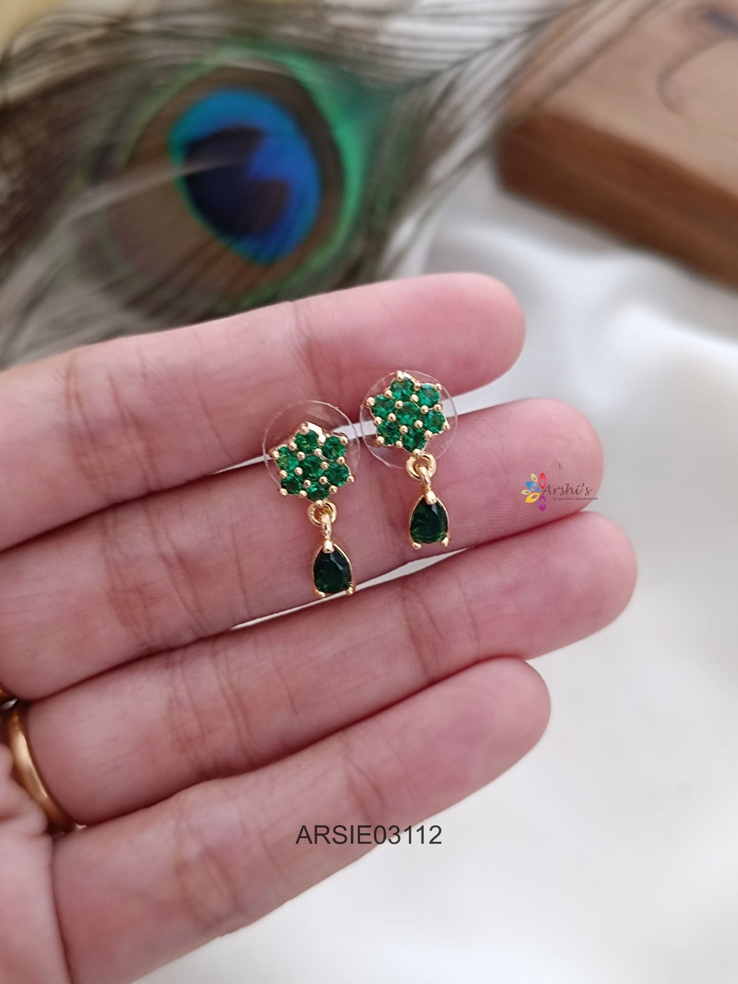 Emerald Stone Tear Drop Earrinsg