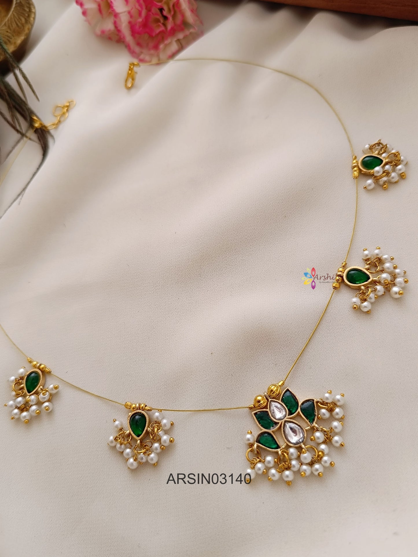 Lotus Green Stone and Pearls Invisible Necklace