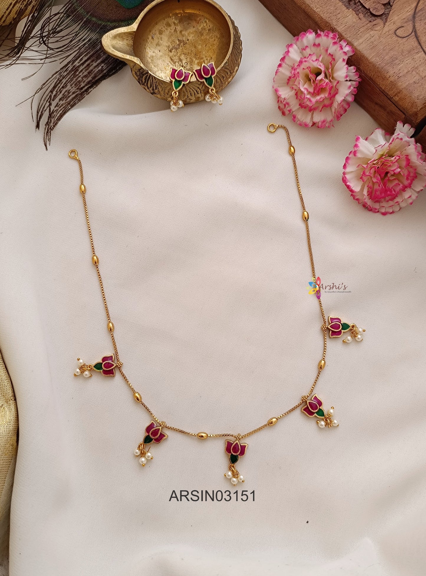 Five Lotus Design Necklace