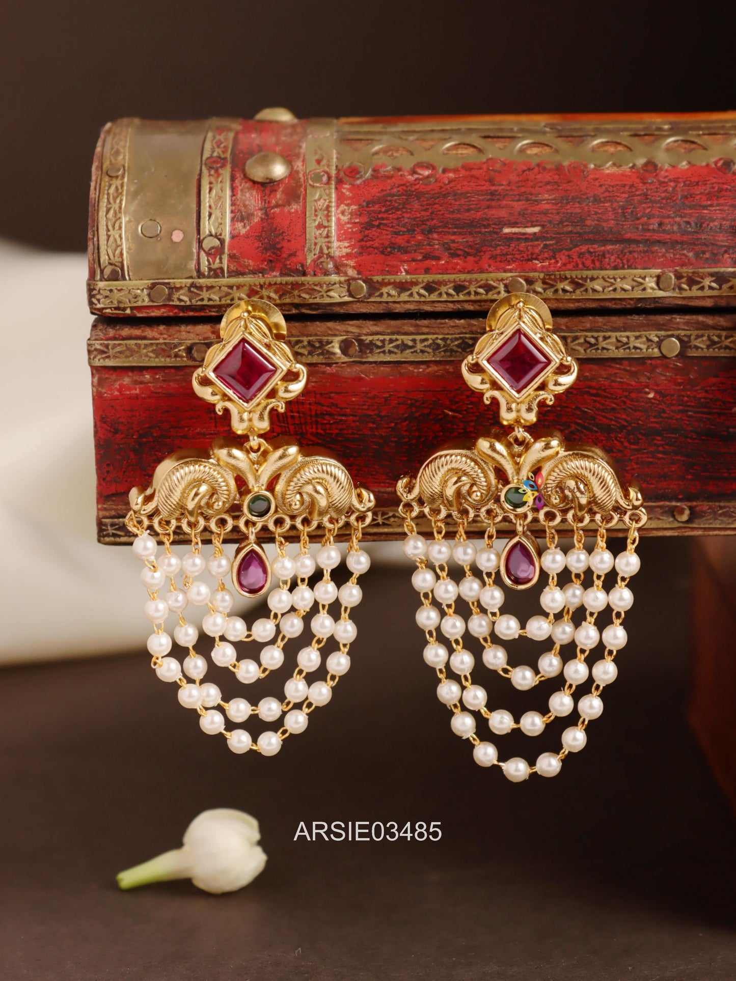 Pearl Layer Earrings