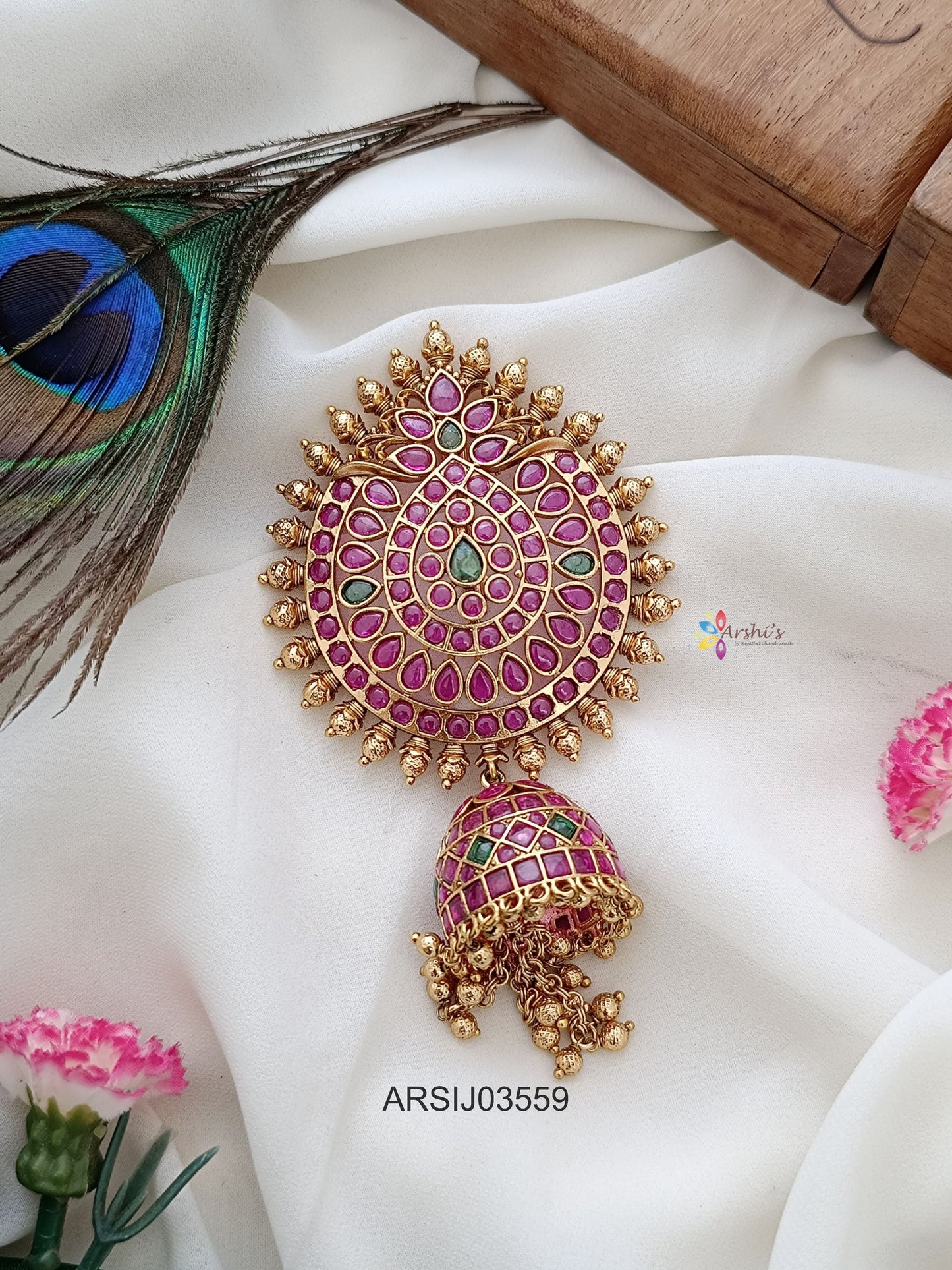 Kemp Stone Gold Bead Hair Accessory