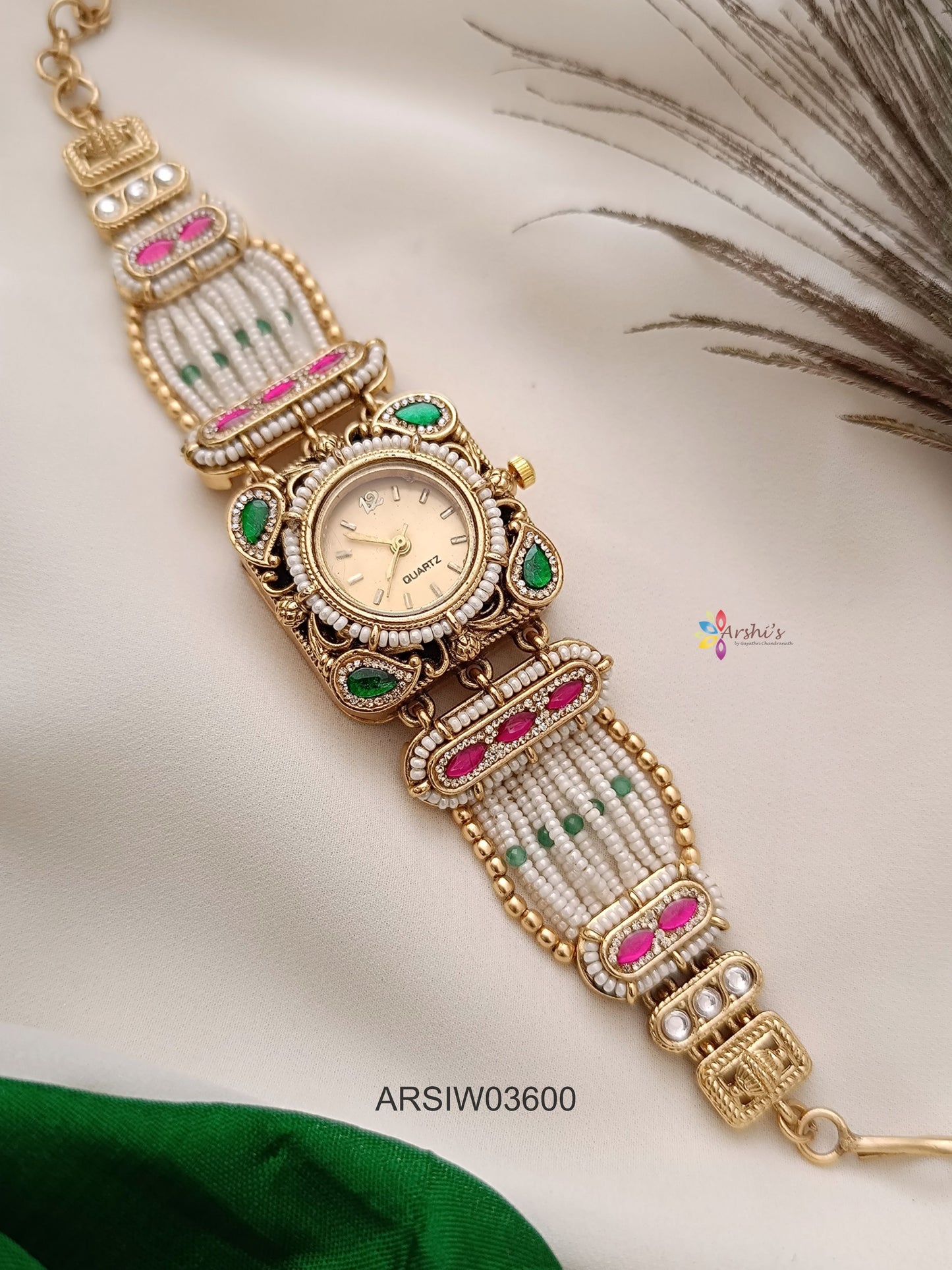Antique Design Pearl Watch