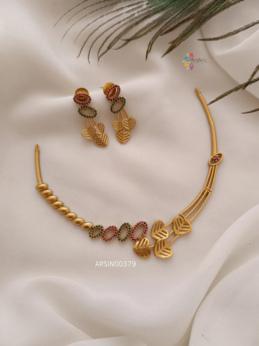 Beautiful leaf AD necklace