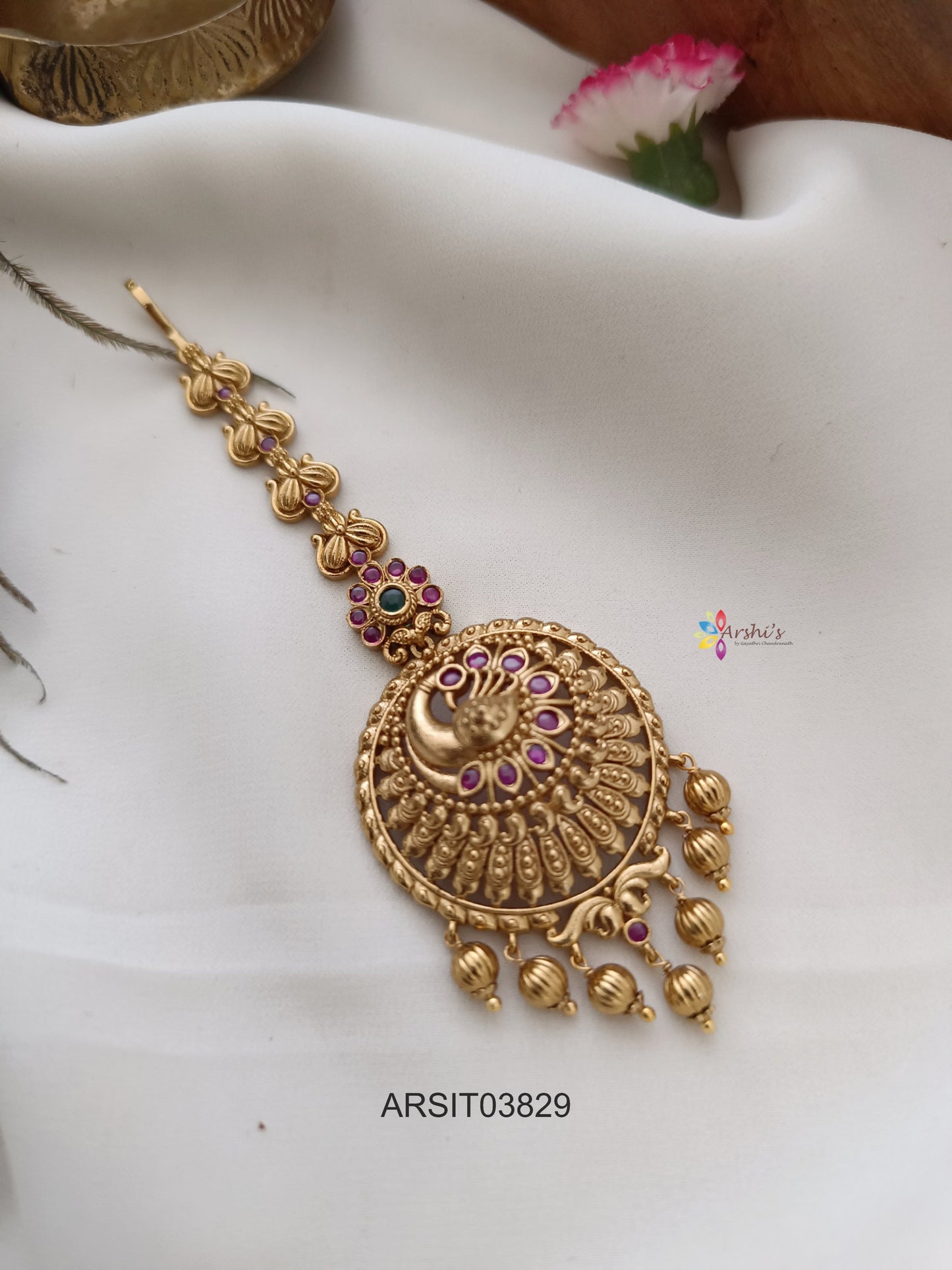 Round Peacock Design Maang Tikka
