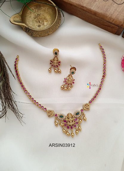 Kemp Stone Lakshmi Pendant Necklce